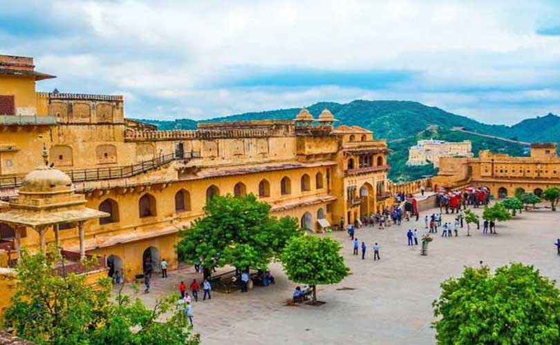 Luxury Getaway: Indulgence and Opulence in Delhi, Jaipur, and Agra