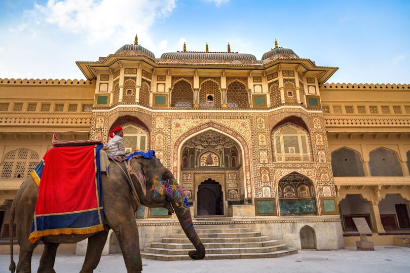 Jaipur Private Sightseeing Tour with Car, Guide & Lunch 